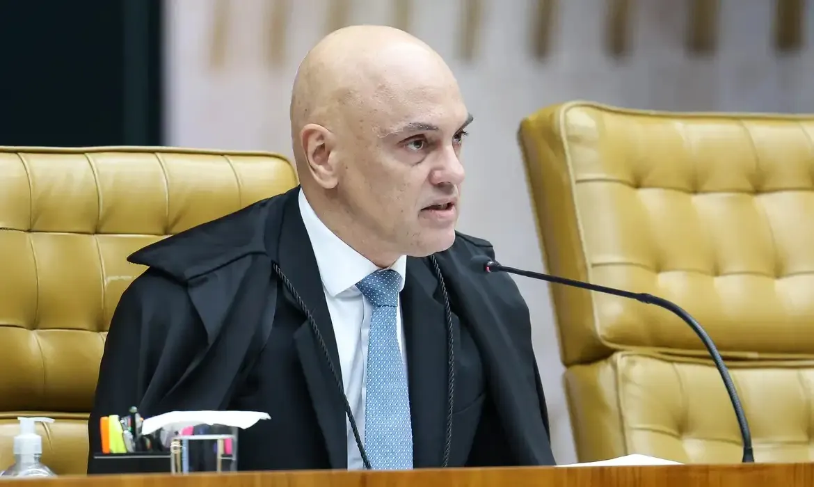 Moraes dá 48 horas para Bolsonaro informar se autorizou vídeo com IA durante Convenção do PL