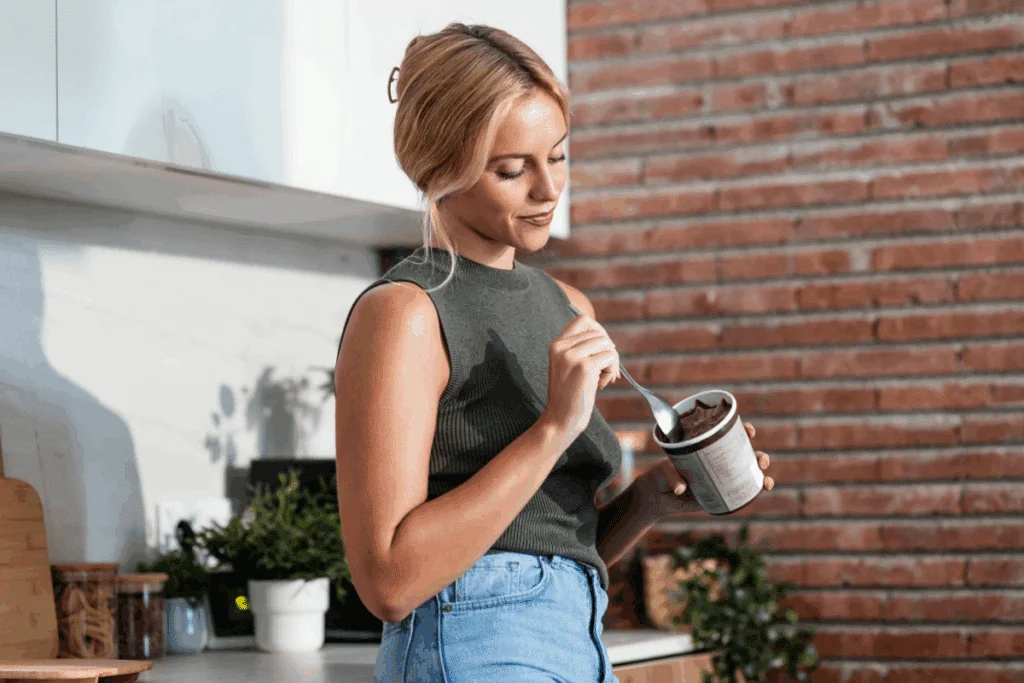 “Fome emocional” na menopausa: entenda como ela pode afetar o emagrecimento