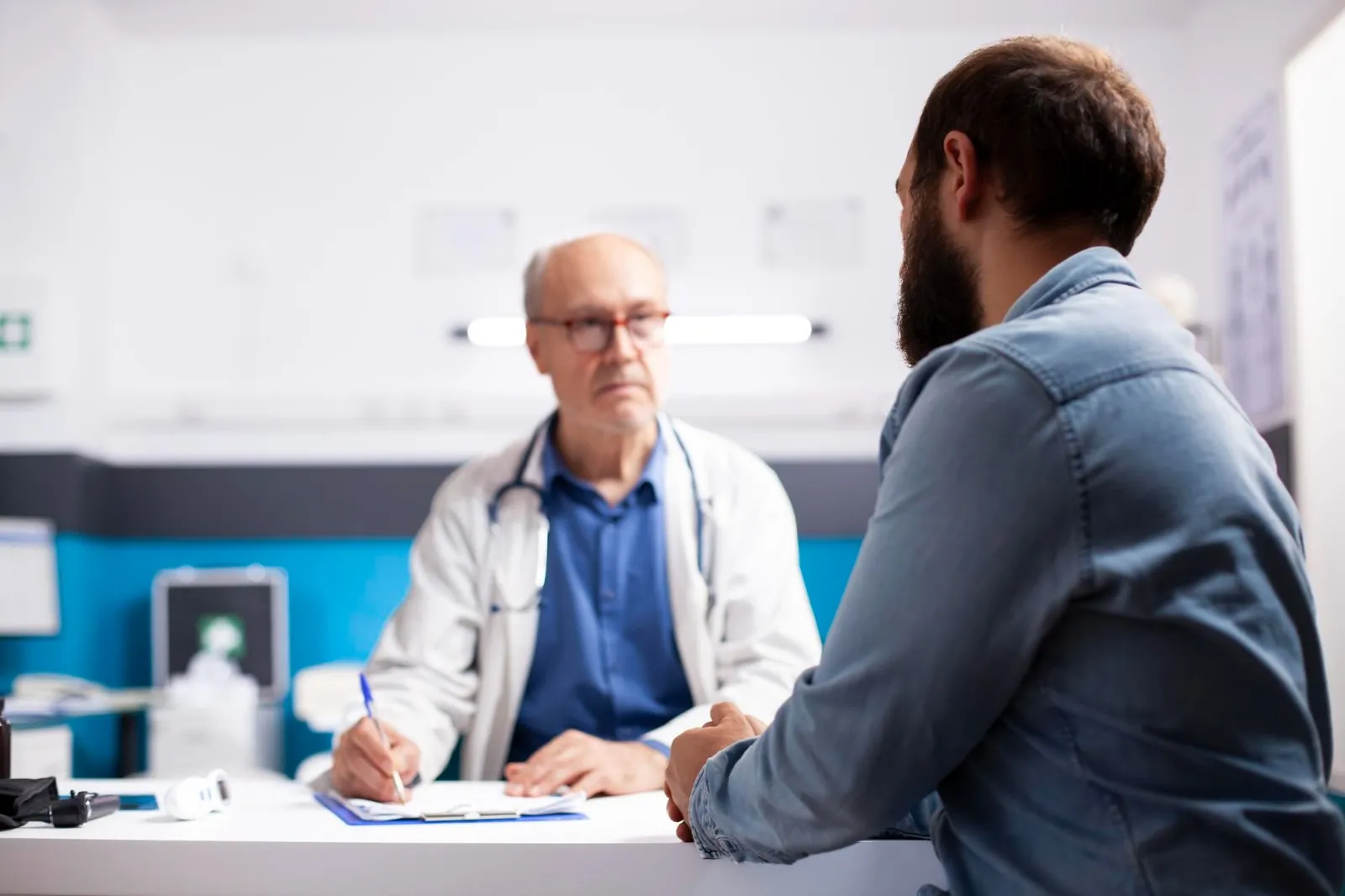 Dia dos Pais: homens vão menos ao médico, e MVM10 explica como mudar isso