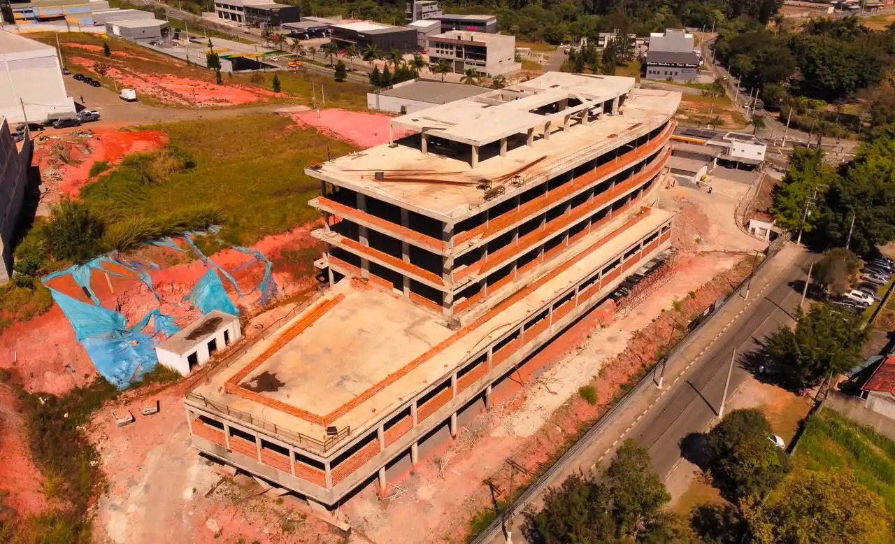Prefeitura e Estado fecham convênio de R$ 35 milhões para equipar novo hospital de Arujá