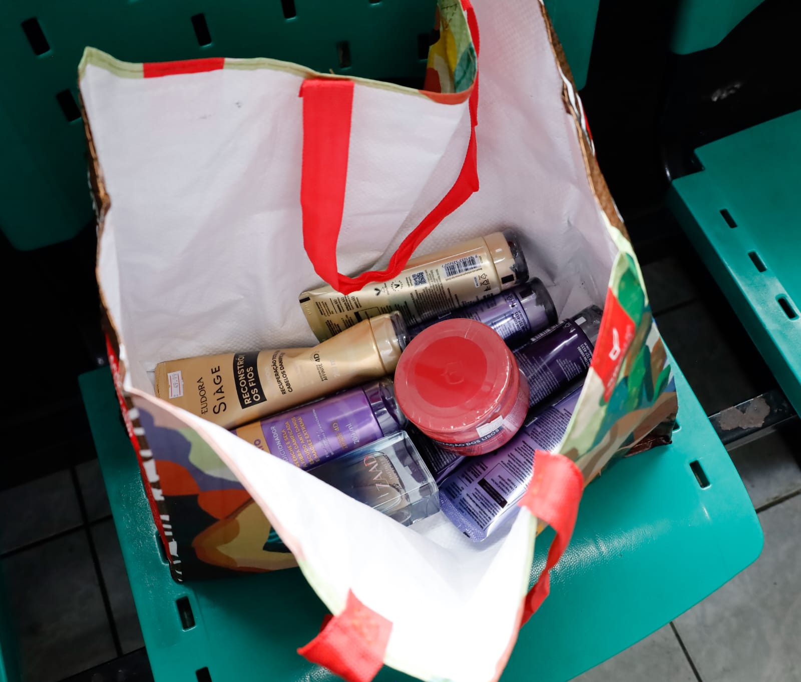Suspeito de furtar cosméticos avaliados em mais de R$ 670 é preso em Suzano nesta segunda-feira (14)