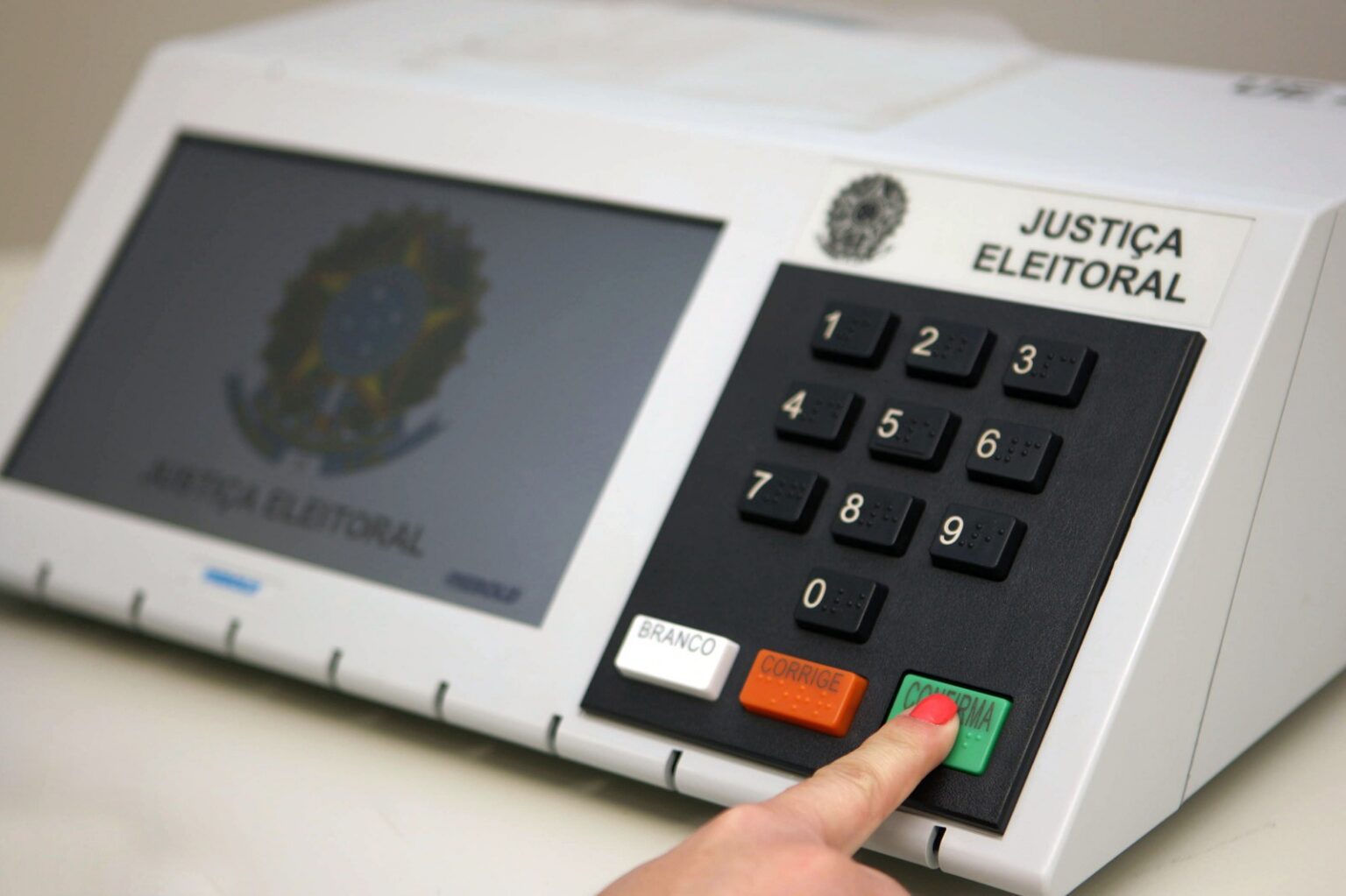 Candidatos não podem ser presos a partir deste sábado; entenda