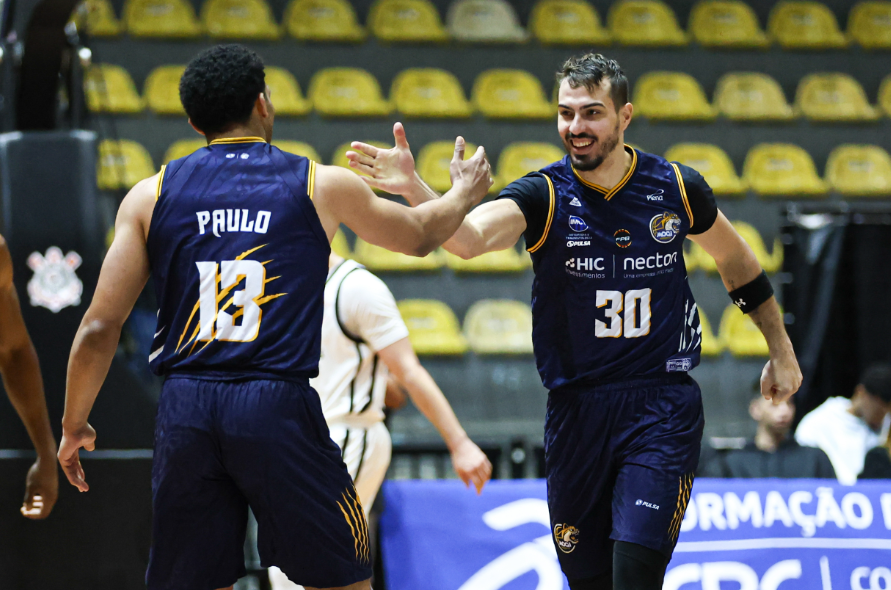 Valendo vaga na final do Paulista, Mogi Basquete enfrenta o Corinthians em partida nesta sexta-feira (25)