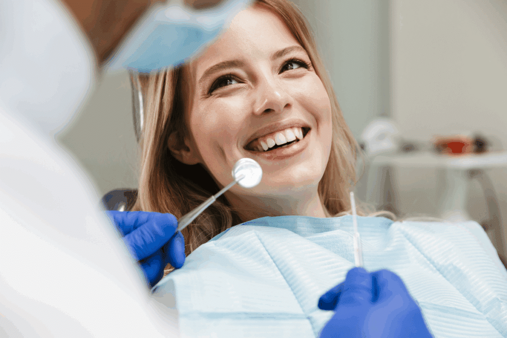 Você mastiga sempre do mesmo lado? Entenda como esse hábito pode prejudicar os dentes e os músculos da face