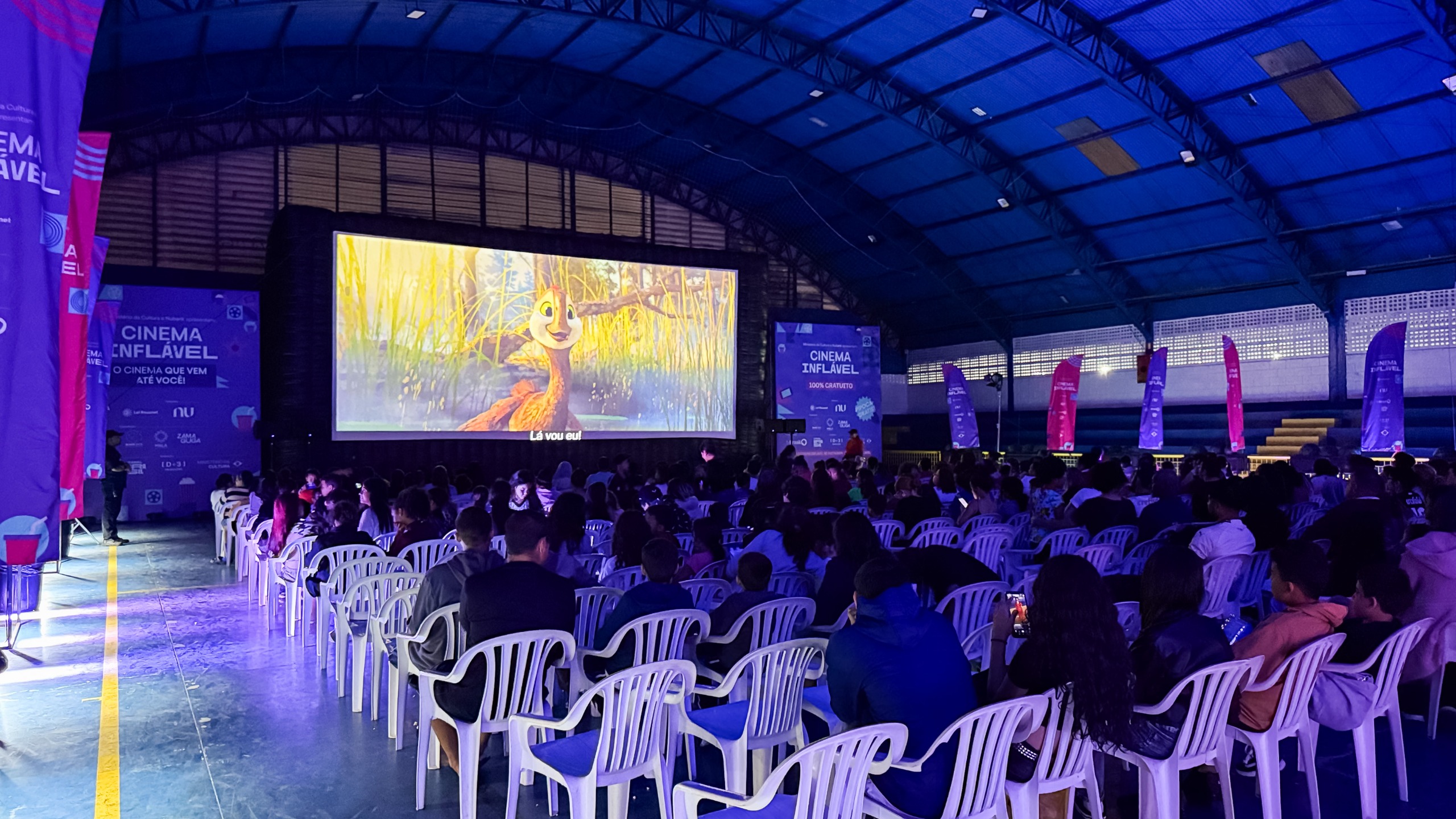 Arujá recebe sessões gratuitas de cinema no Ginásio Mário Covas