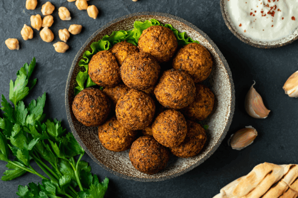 Aperitivos com grão-de-bico: 3 receitas proteicas fáceis para fazer em casa