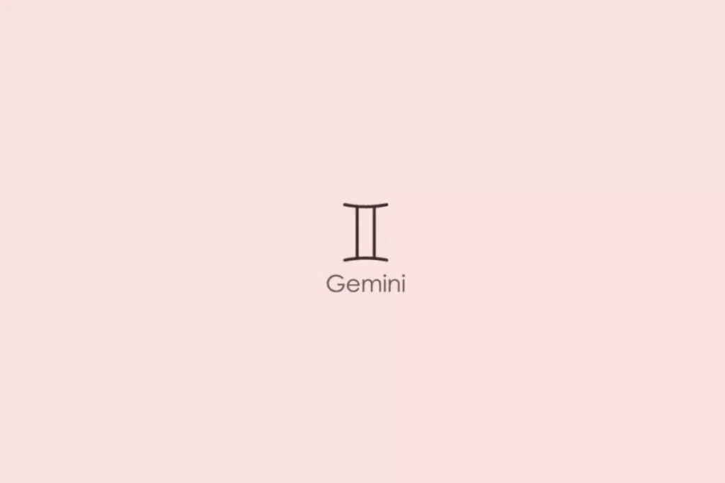 Ilustração minimalista do símbolo astrológico do signo de Gêmeos, representado por duas linhas verticais paralelas unidas por traços horizontais nas extremidades, em tom escuro. Abaixo, aparece a palavra “Gemini”, em inglês. O fundo é rosa-claro.