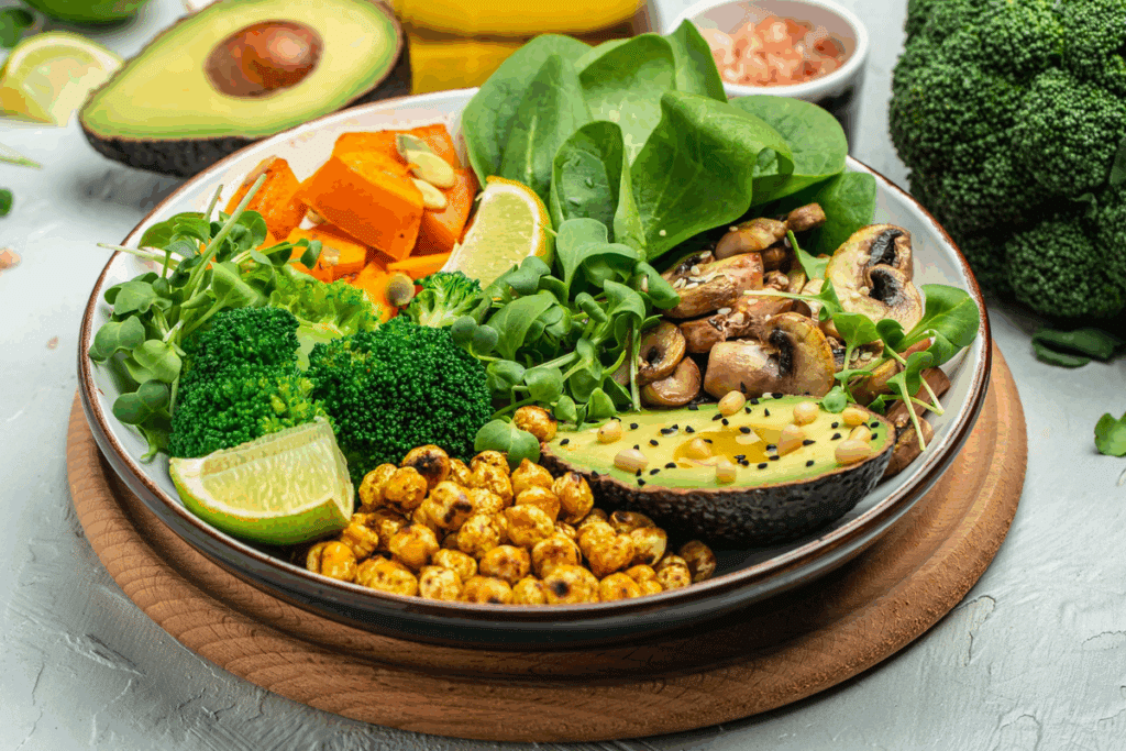 Saladas proteicas: 5 receitas com proteínas vegetais para o almoço